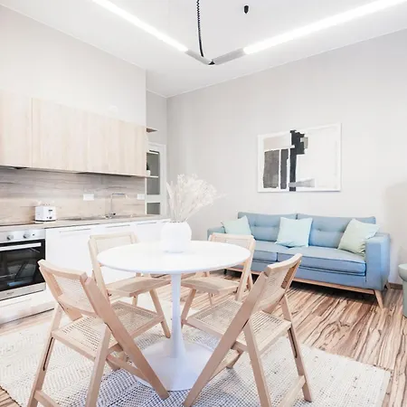 아파트 Easylife - Elegant 3 Mins From Duomo