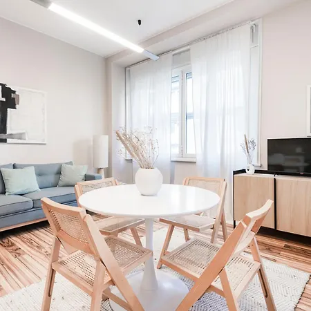 Easylife - Elegant 3 Mins From Duomo Apartmán